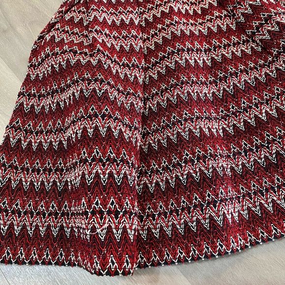 🔔 H&M SKIRT ($25 for 3 Items) - Picture 3 of 5